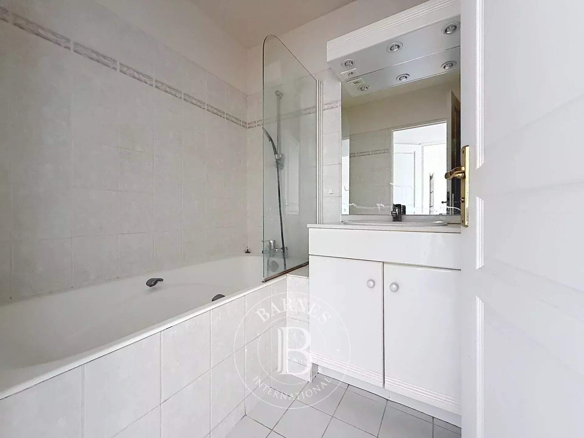 Paris  - Appartement 2 Pi&egrave;ces, 1 Chambre - picture 9