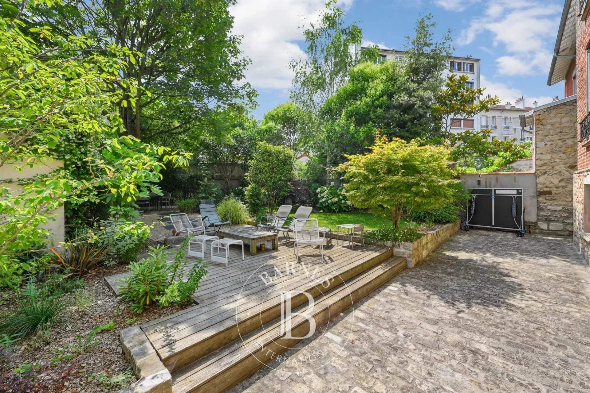 Maisons-Alfort  - Maison 9 Pi&egrave;ces 5 Chambres - picture 1