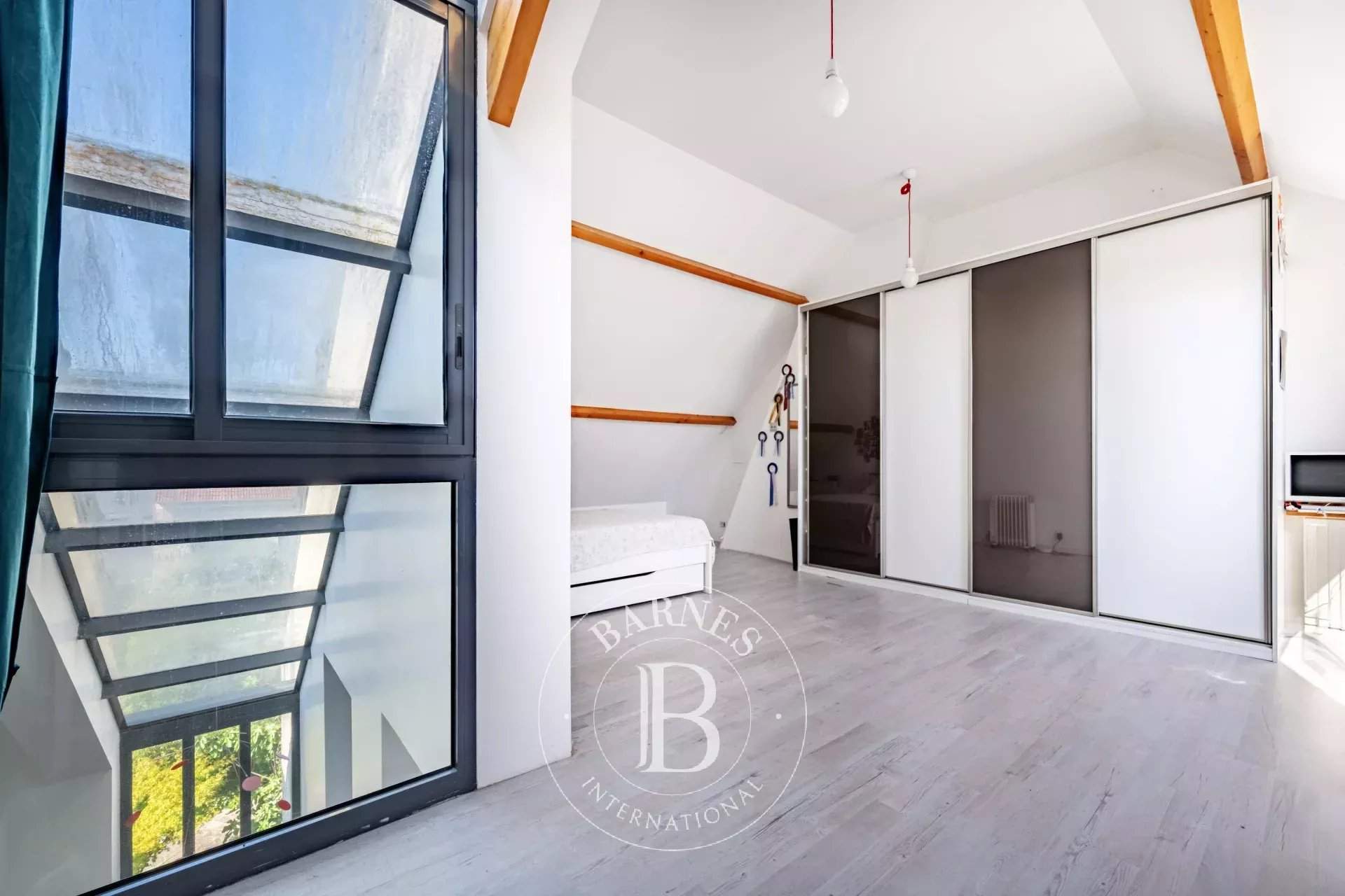 Fontenay-sous-Bois  - Maison 7 Pièces 5 Chambres - picture 12