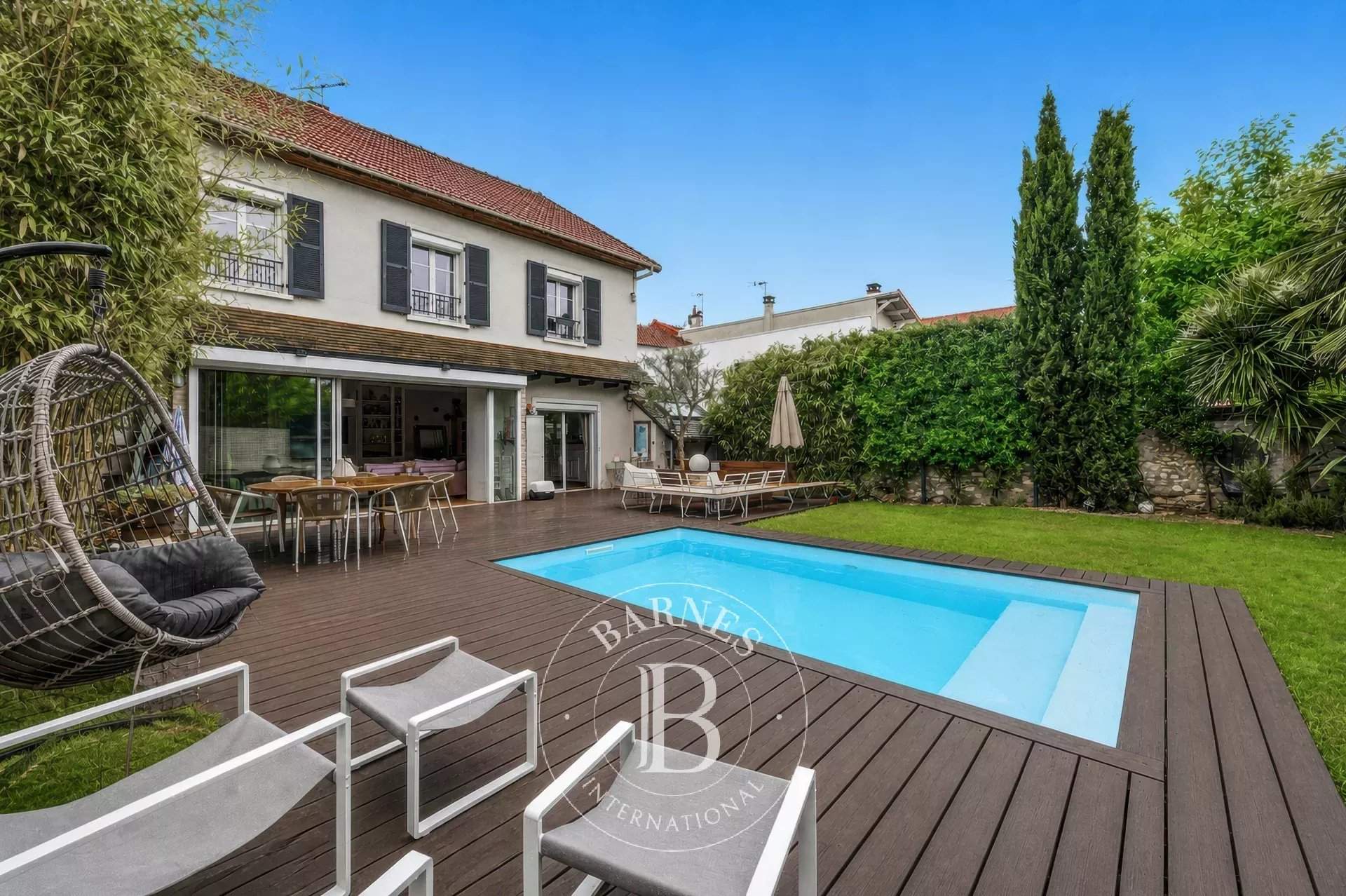 Le Perreux-sur-Marne  - Maison 8 Pi&egrave;ces 4 Chambres - picture 1