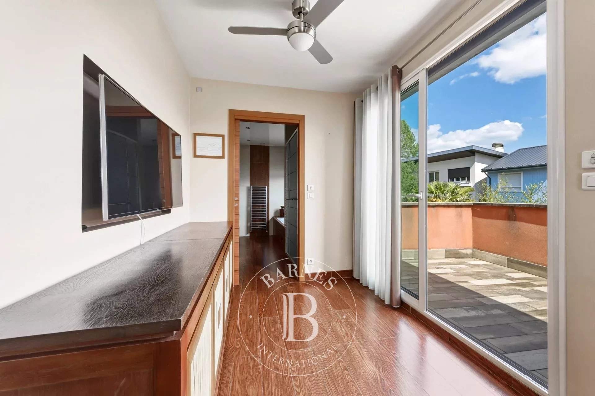 Joinville-le-Pont  - Maison 8 Pi&egrave;ces 5 Chambres - picture 10