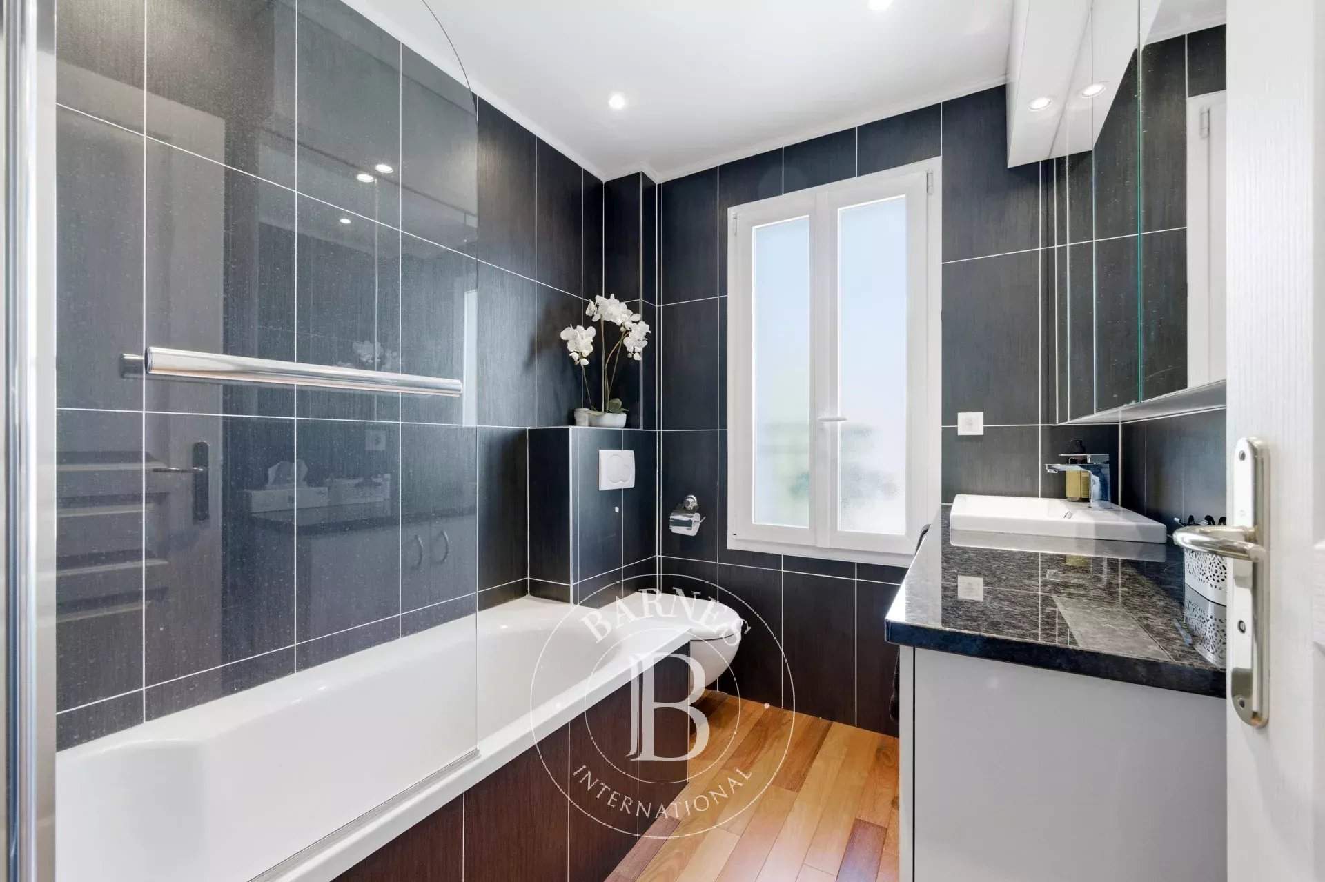 Joinville-le-Pont  - Maison 5 Pi&egrave;ces 3 Chambres - picture 9