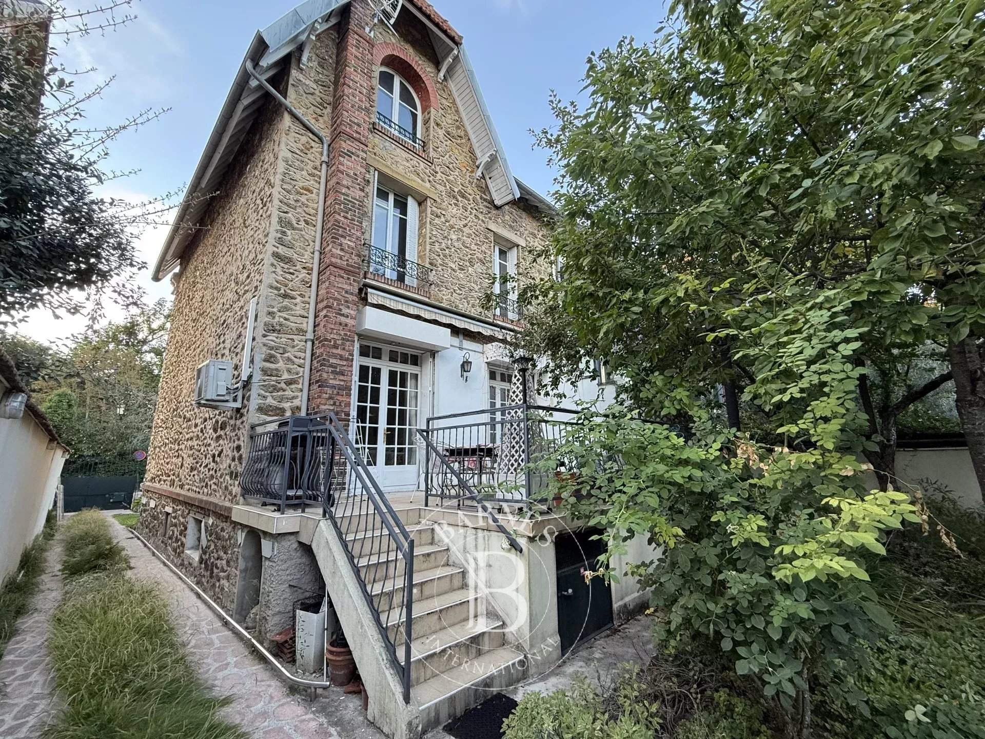 Nogent-sur-Marne  - Maison 7 Pièces 5 Chambres - picture 2