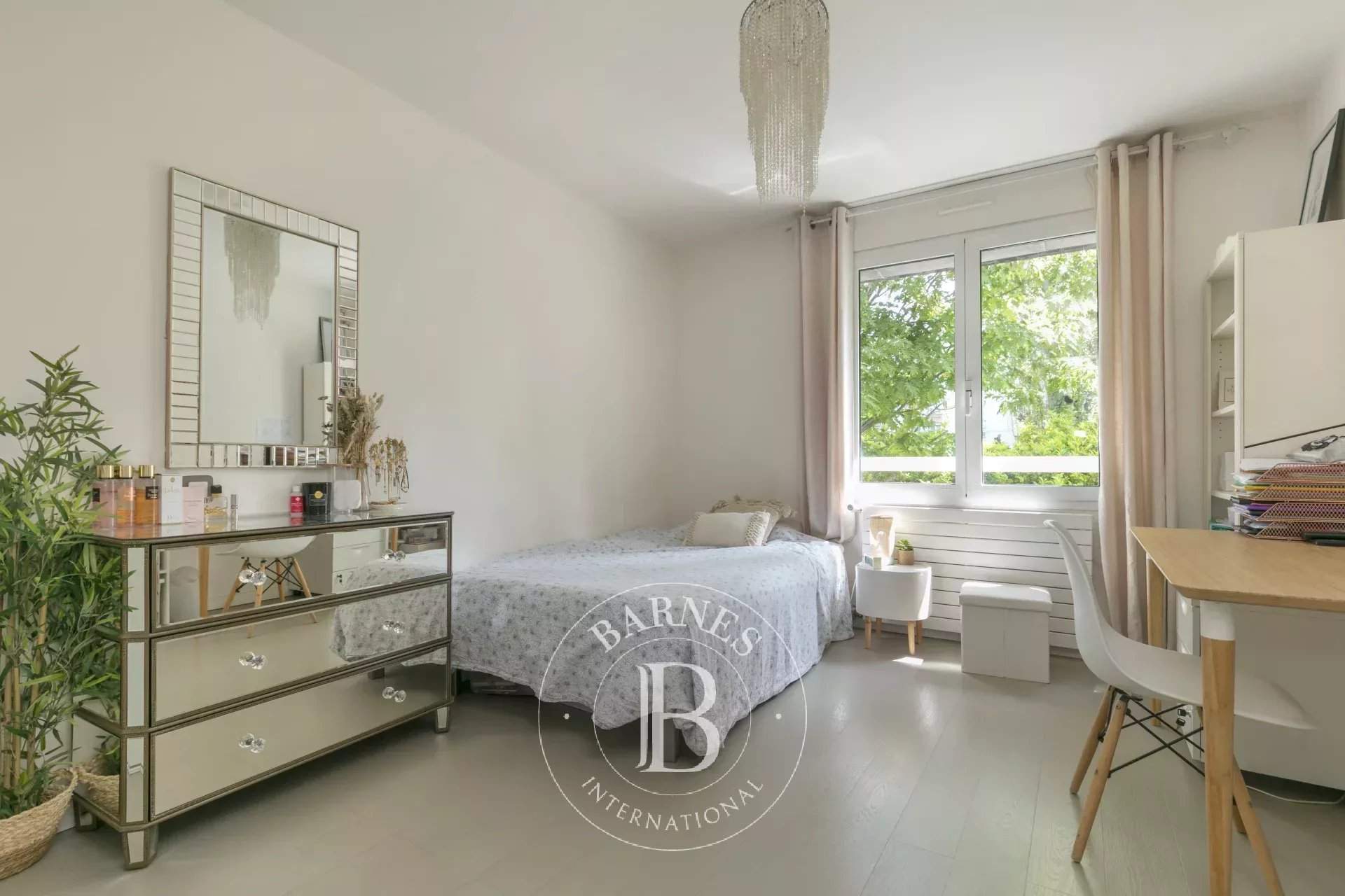 Vincennes  - House 5 Bedrooms - picture 15